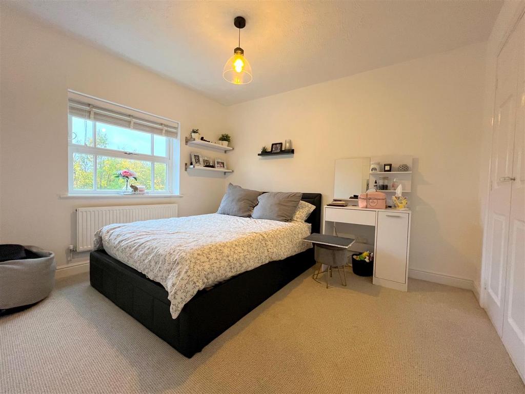 Bed 2-001.jpg