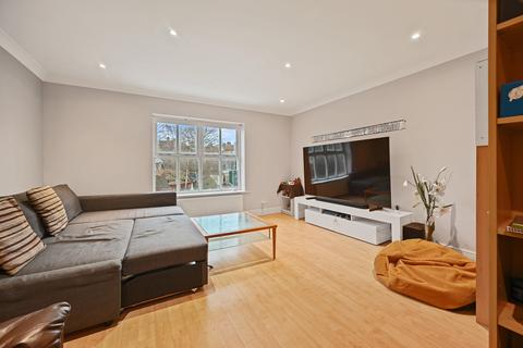 3 bedroom townhouse to rent, Milligan Street, London E14