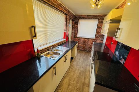 2 bedroom semi-detached house to rent, Dixon Estate, Shotton Colliery, Durham, Co. Durham, DH6