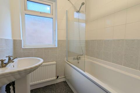 2 bedroom apartment to rent, First Floor Apartment, Warren Court, Birkdale, Southport, Merseyside, PR8