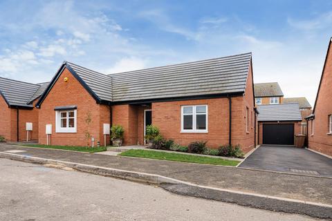 2 bedroom detached bungalow for sale, Permain Way, Drakes Broughton, Pershore, Worcestershire