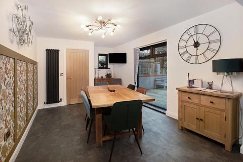 Glenside, 15 Fairlea Road, Dawlish, EX7 0LR