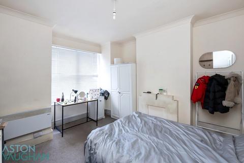 3 bedroom apartment to rent, Totland Road, Brighton BN2