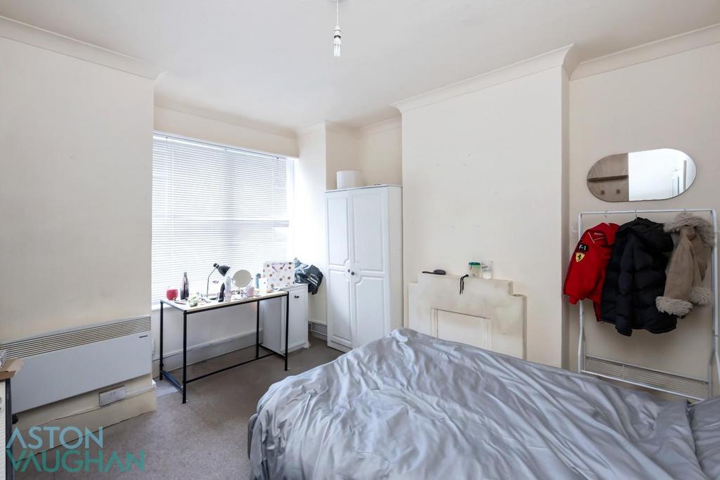 Totland Road, 23 A-001.jpg