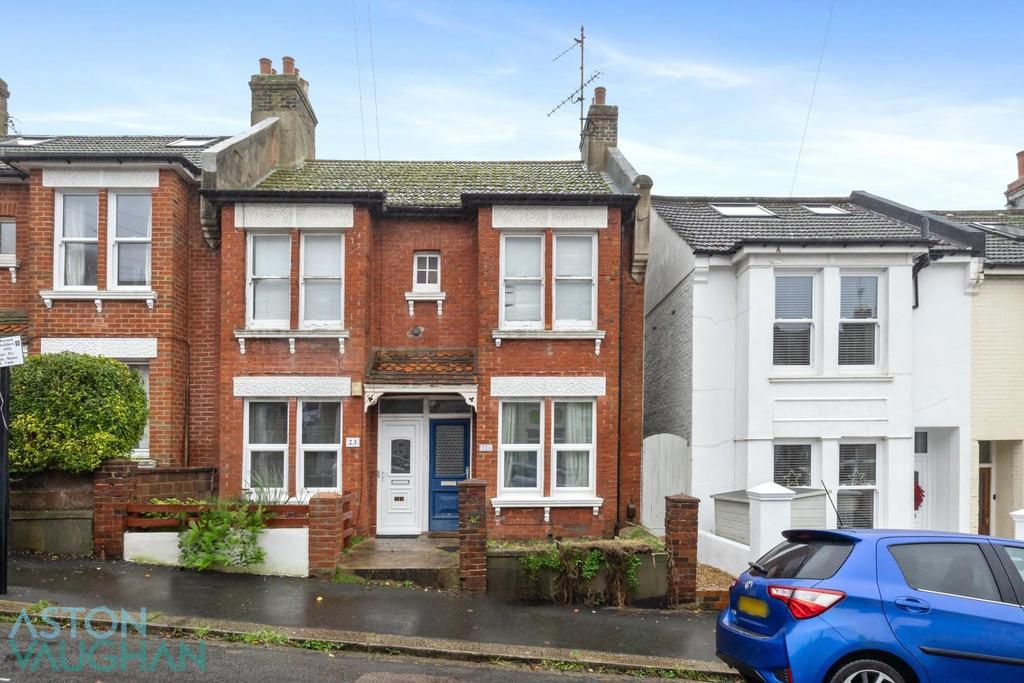 Totland Road, 23 A-011.jpg