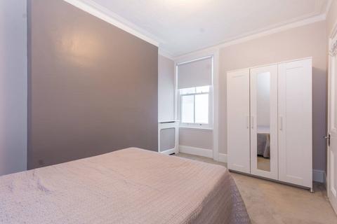 2 bedroom flat for sale, Oxford & Cambridge Mansions, Marylebone, London, NW1