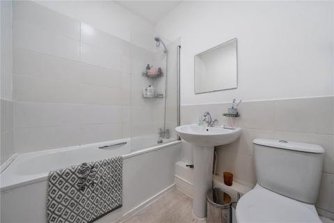 2 bedroom apartment for sale, Lyndhurst Way, London