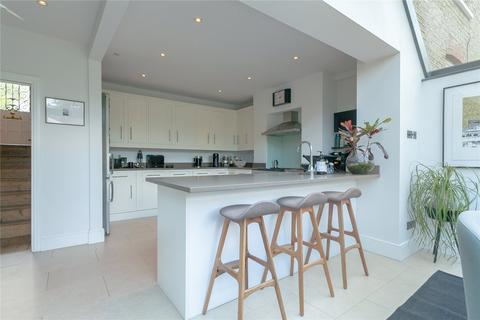 75 Woodland Rise, London, N10 3UN
