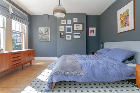 75 Woodland Rise, London, N10 3UN