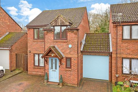 3 bedroom detached house for sale, The Glen, Southwater, Horsham, West Sussex