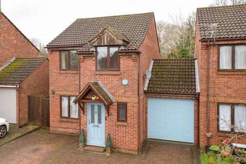 3 bedroom detached house for sale, The Glen, Southwater, Horsham, West Sussex