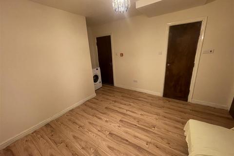 Studio to rent, 2 Noster Hill, LEEDS LS11