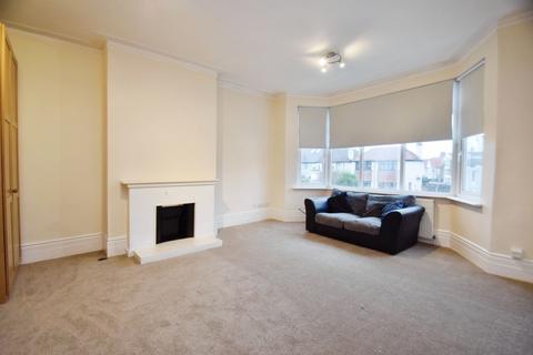 3 bedroom flat to rent, Westcliff-on-Sea SS0