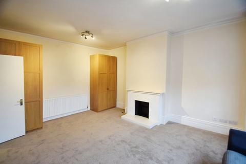 3 bedroom flat to rent, Westcliff-on-Sea SS0