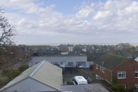 1 bedroom flat for sale, Queens Road, Broadstairs, CT10