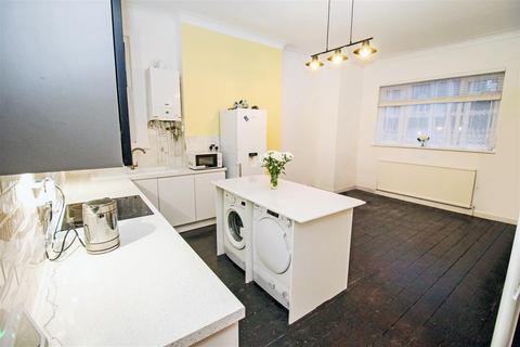 1 bedroom flat for sale, St. Vincents Road, Westcliff-On-Sea