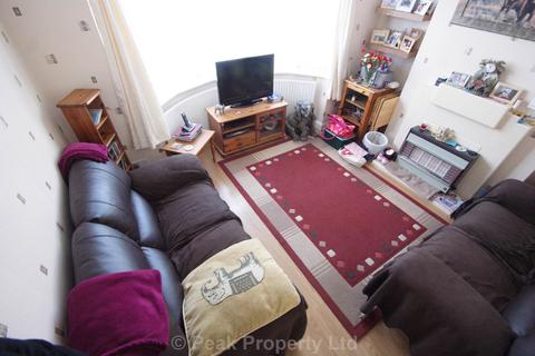 2 bedroom semi-detached house to rent, Stuart Road, Southend On Sea SS2