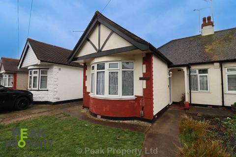 2 bedroom semi-detached house to rent, Stuart Road, Southend On Sea SS2