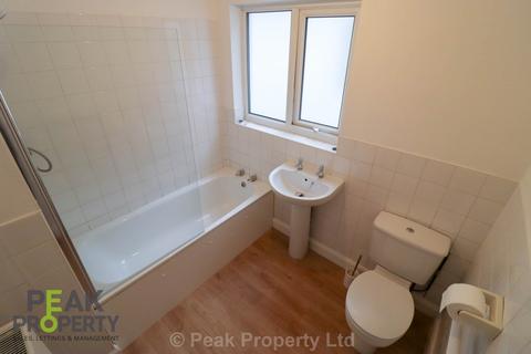 2 bedroom semi-detached house to rent, Stuart Road, Southend On Sea SS2