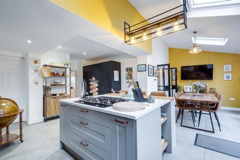 118 Weston Road, Lichfield, WS13 7EQ