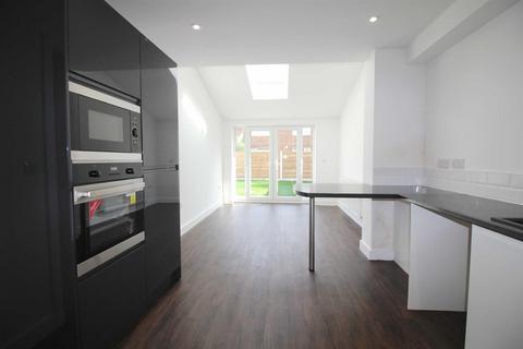 4 bedroom semi-detached house to rent, Birch Avenue, Bury BL8