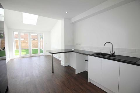 4 bedroom semi-detached house to rent, Birch Avenue, Bury BL8