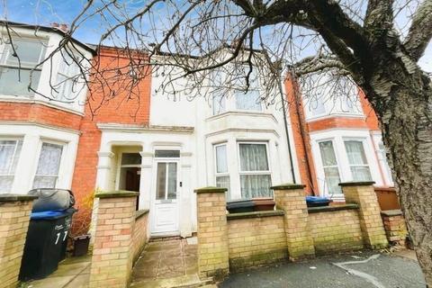 4 bedroom townhouse for sale, Adams Avenue, Abington, Northampton NN1