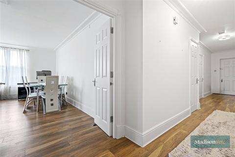 2 bedroom apartment for sale, The Boulevard, Woodford Green IG8