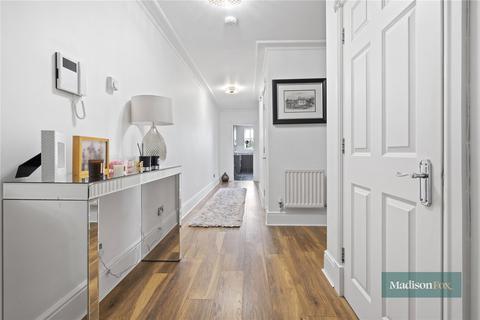 2 bedroom apartment for sale, The Boulevard, Woodford Green IG8