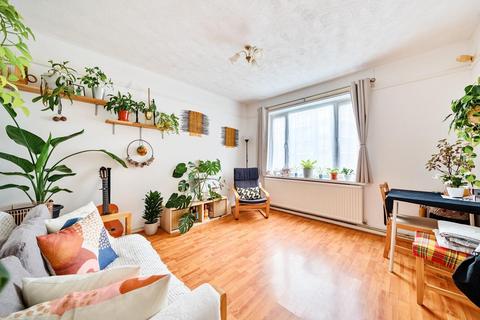 2 bedroom maisonette for sale, Blanchedowne, Camberwell SE5