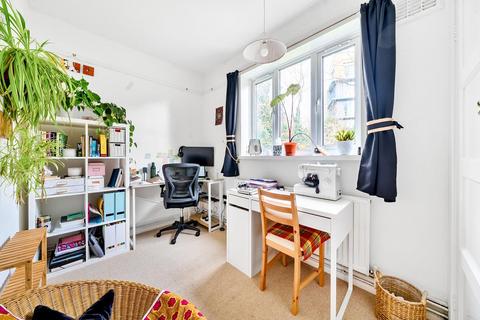 2 bedroom maisonette for sale, Blanchedowne, Camberwell SE5