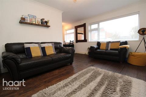 3 bedroom semi-detached house to rent, Walnut Way, Leicester