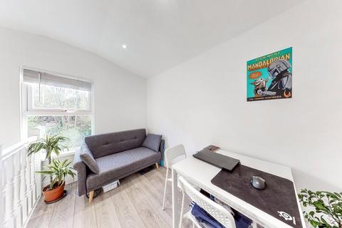 1 bedroom duplex to rent, Lancaster Road, Finsbury Park, London, N4