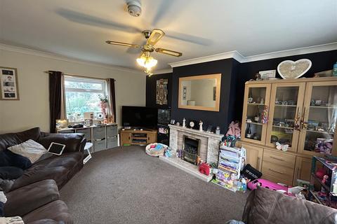 3 bedroom semi-detached house for sale, Sandon Place, Leeds LS10