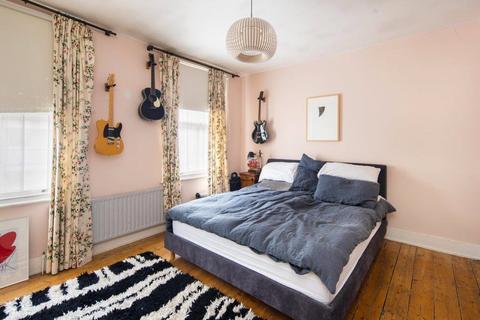 3 bedroom terraced house for sale, Wellington Row, Bethnal Green, London, E2