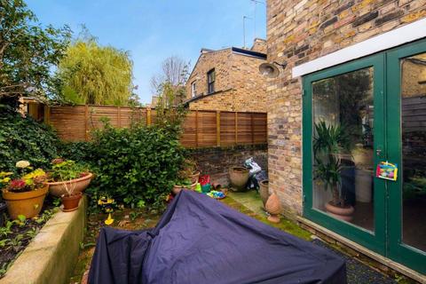 3 bedroom terraced house for sale, Wellington Row, Bethnal Green, London, E2