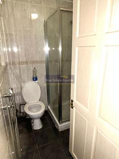 Studio to rent, Greenford UB6