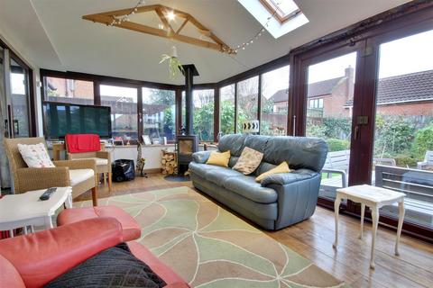 4 bedroom detached house for sale, Wentworth Close, Beverley