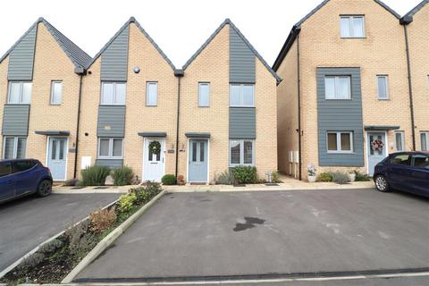 2 bedroom end of terrace house for sale, Carnelian Avenue, Wellingborough NN8