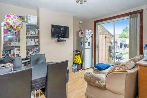 3 bedroom terraced house for sale, Hounslow TW5