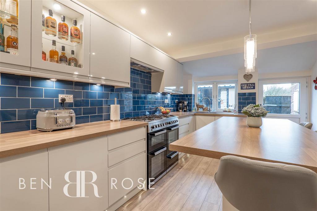 Kitchen/Breakfast Room