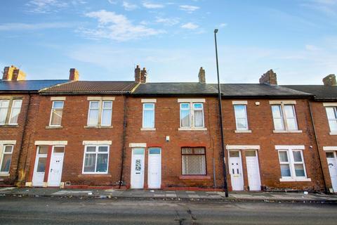 2 bedroom flat to rent, Norham Road, North Shields