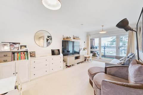 2 bedroom apartment for sale, Magnolia House, Spelthorne Grove, Sunbury-on-Thames, TW16