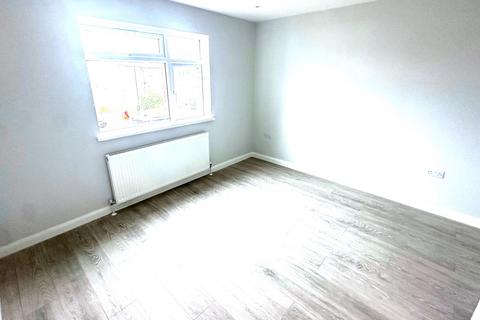 3 bedroom terraced house to rent, Uxbridge UB8