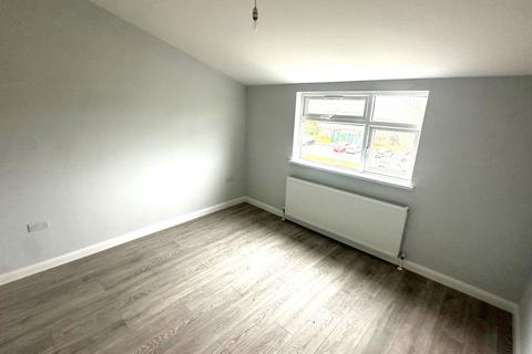 3 bedroom terraced house to rent, Uxbridge UB8