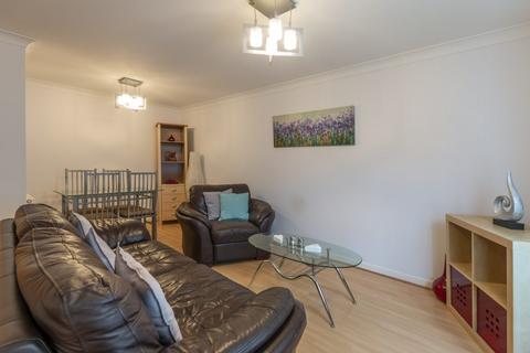 2 bedroom flat to rent, 2506L – Albert Street, Edinburgh, EH7 5LY