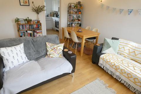 2 bedroom flat to rent, Elizabeth Square, London SE16