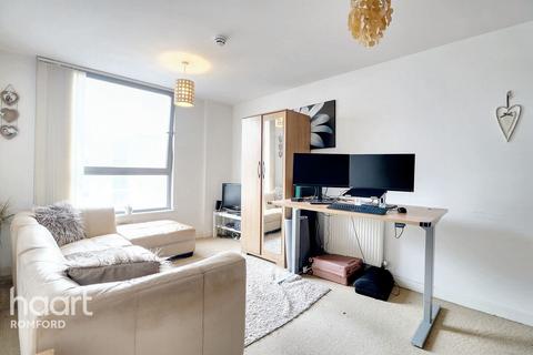 1 bedroom apartment for sale, Dolphin Approach, ROMFORD