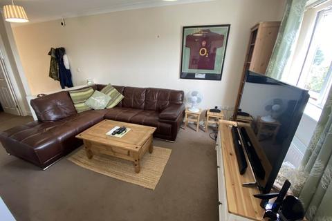 2 bedroom flat to rent, Westfield Road, Trowbridge, Wiltshire