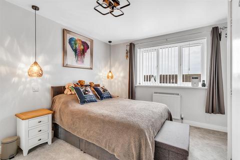 90 Chestnut Way, Honiton, EX14 2XF